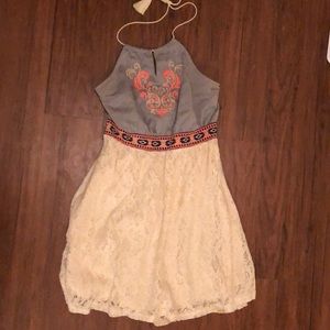 Cute halter dress. Size large. EUC